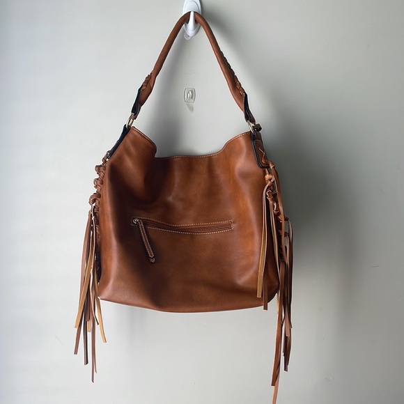 Boho Fringe Tan Shoulder Bag. - Picture 2 of 15